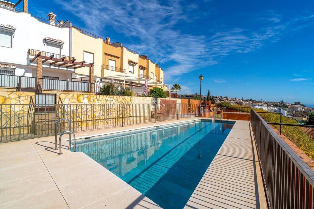 Adosado Con Vistas Al Mar Desde La Piscina Con Bbq Vila Velez Exterior foto