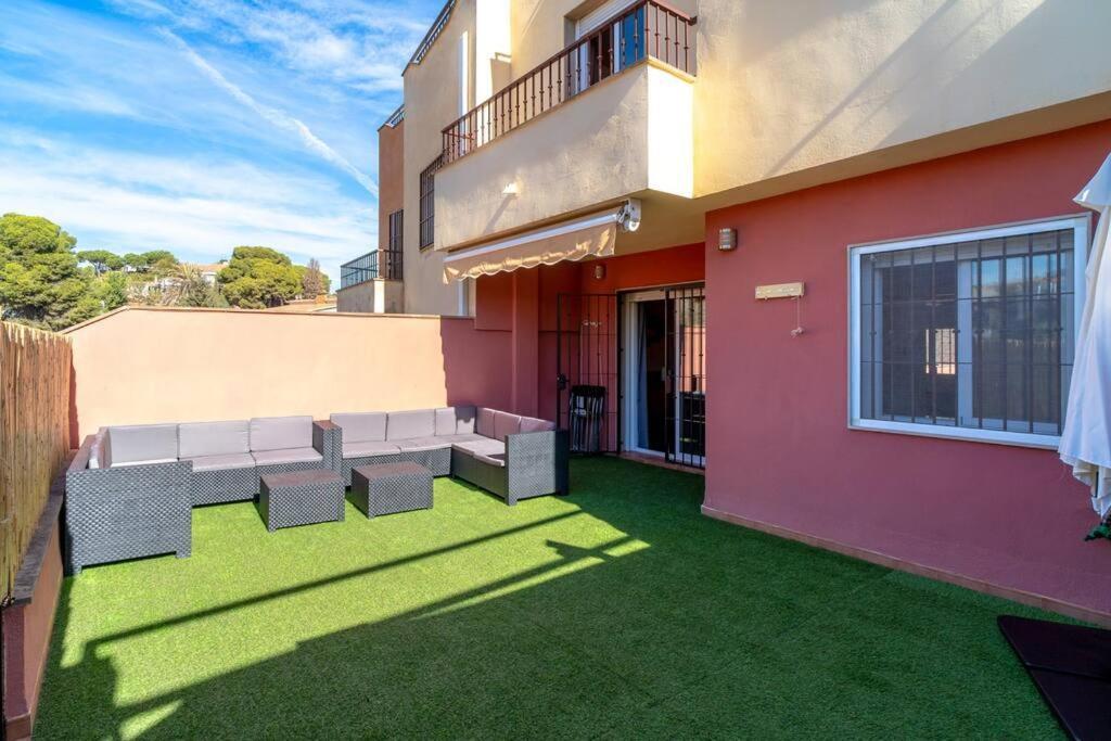 Adosado Con Vistas Al Mar Desde La Piscina Con Bbq Vila Velez Exterior foto